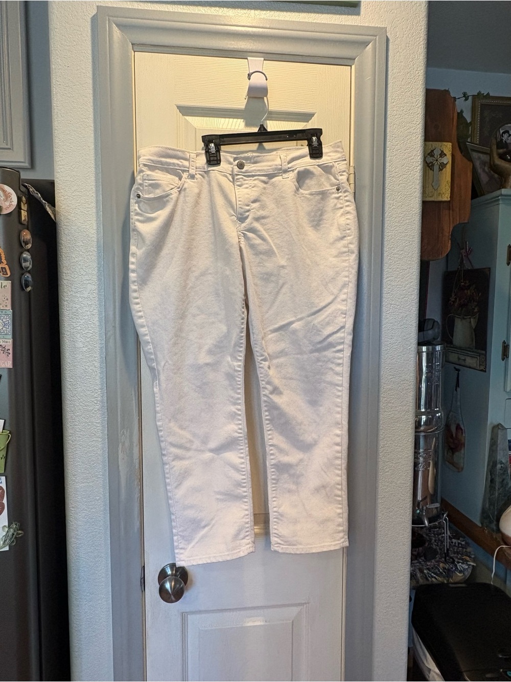 Old Navy White Cropped Straight-Leg Jeans